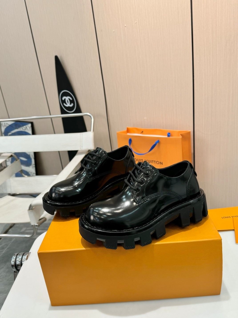 l0vis Vvtt0n loafers